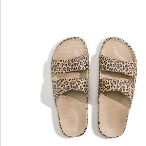 Freedom Moses 39/40 wildcat sands sandals